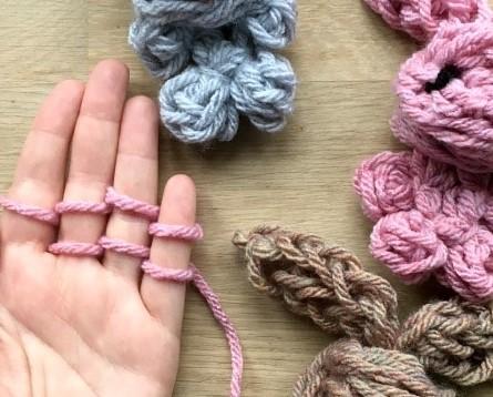 finger knitting